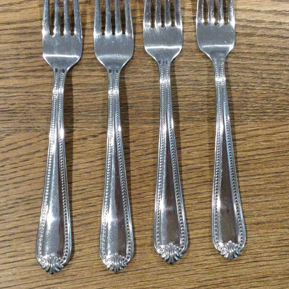 Brand: Lenox Pattern: Tudor Bead / Augusta Material: 18/10 Stainless steel